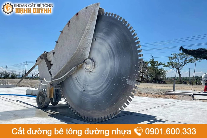cat-be-tong-duong-nhua